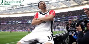 Hugo Ekitike lọt tầm ngắm Chelsea sau mùa giải bùng nổ