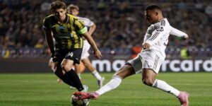 Kylian Mbappe lập hat-trick trước Kairat Almaty nhưng vẫn chưa hài lòng 8 Mbappe: "Tôi chơi vì tập thể, không phải vì hat-trick"