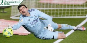 Những thủ môn xuất sắc nhất trong nền túc cầu thế giới 8 Thibaut Courtois là một thủ môn xuất sắc nhất với kỹ thuật toàn diện