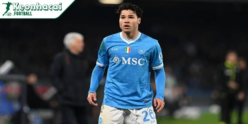 Tiểu sử cầu thủ Antonio Vergara: Tài năng trẻ trưởng thành từ lò đào tạo Napoli 1 Một ưu điểm khác của Antonio Vergara là sự linh hoạt