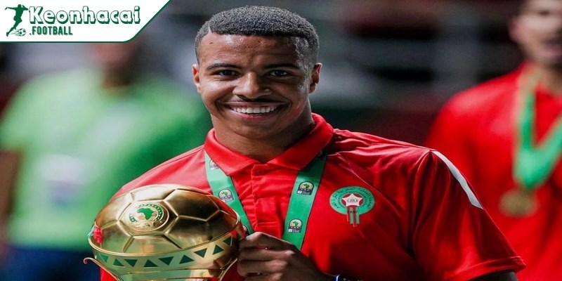 Hamza Igamane là ai? Tiểu sử, sự nghiệp và phong cách thi đấu chi tiết 2 Hamza Igamane sinh ngày 2/11/2002 tại Morocco